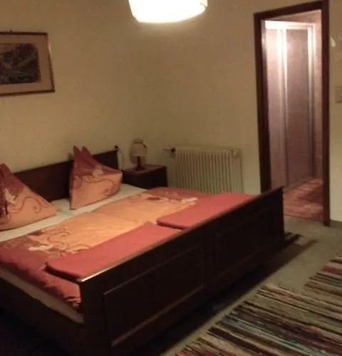 Charlotte Bed & Breakfast 3*